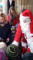 Bild: Feuchter Start des Weihnachtsmarkts
