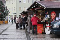Bild: Feuchter Start des Weihnachtsmarkts
