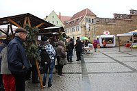 Bild: Feuchter Start des Weihnachtsmarkts