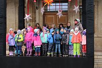 Bild: Feuchter Start des Weihnachtsmarkts