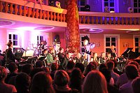 Bild: Stehende Ovationen im Achteckhaus