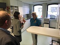 Bild: Weihnachtsbesuche in den DRK-Krankenh&auml;usern