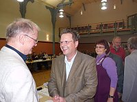 Bild: Ehrengabe an Dr. Surup
