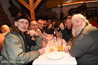 Kartoffelscheibenessen im Pferdestall Bild: Kartoffelscheibenessen im Pferdestall