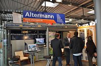 Bild: Messe im Autohaus Peter