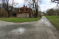 Bild: Kleiner Parksee im Schlosspark &uuml;bergelaufen