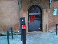 Bild: Schmierereien an der Cruzis-Kirche