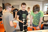 Bild: Landr&auml;tin &uuml;bergibt neues Schulgeb&auml;ude