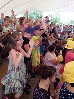 Bild: Fahrt zum Kinderfest