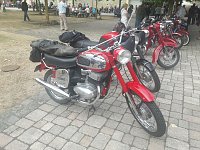 Trotz der wochenlangen Hitze kamen zum diesjährigen Treffen über 100 Besitzer eines Mopeds, Motorrollers, Motorrades oder Dreirades der tschechischen Marken Jawa oder CZ auf das Gelände der Festscheune in Röblingen am See (Sachsen-Anhalt) Bild: Trotz der wochenlangen Hitze kamen zum diesjährigen Treffen über 100 Besitzer eines Mopeds, Motorrollers, Motorrades oder Dreirades der tschechischen Marken Jawa oder CZ auf das Gelände der Festscheune in Röblingen am See (Sachsen-Anhalt)