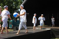 Bild: Publikumsmagnet Bademodenschau
