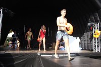 Bild: Publikumsmagnet Bademodenschau