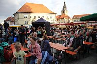 Sehr erfolgreicher Start des Weinfests Bild: Sehr erfolgreicher Start des Weinfests