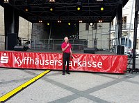 Mit Wein in den neuen Tag Bild: Mit Wein in den neuen Tag