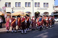 Bild: Hausm&auml;nner mit Umzug durch Bad Frankenhausen