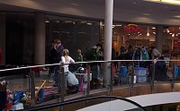 Viele Stände beim Kindertrödelmarkt Bild: Viele Stände beim Kindertrödelmarkt