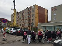 Bild: Abrissparty im Pflegeheim