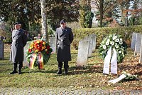 Der Opfer von Gewalt und Kriegen gedacht Bild: Der Opfer von Gewalt und Kriegen gedacht