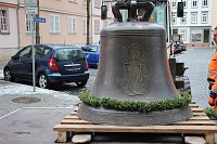 Die erste Glocke für Trinitatiskirche in der Stadt Bild: Die erste Glocke für Trinitatiskirche in der Stadt