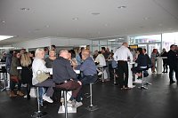 Nach der Arbeit ins Autohaus Bild: Nach der Arbeit ins Autohaus