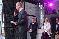 27. Fliederfest eröffnet - Verabschiedung Fliederkönigin Bild: 27. Fliederfest eröffnet - Verabschiedung Fliederkönigin