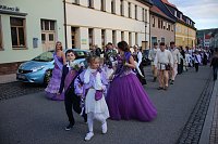 27. Fliederfest eröffnet - Verabschiedung Fliederkönigin Bild: 27. Fliederfest eröffnet - Verabschiedung Fliederkönigin