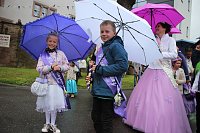 Fliederparade mit Schirm Bild: Fliederparade mit Schirm