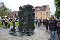 Fliederparade mit Schirm Bild: Fliederparade mit Schirm
