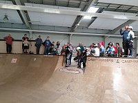 Auf dem Skateboard in die Osterferien Bild: Auf dem Skateboard in die Osterferien