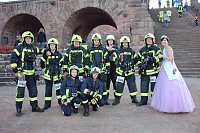 Feuerwehrleute stürmen Kyffhäuserdenkmal Bild: Feuerwehrleute stürmen Kyffhäuserdenkmal