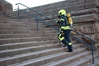 Feuerwehrleute stürmen Kyffhäuserdenkmal Bild: Feuerwehrleute stürmen Kyffhäuserdenkmal