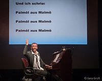 Ein Mann allein am Klavier Bild: Ein Mann allein am Klavier