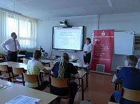 Schule trifft Wirtschaft Bild: Schule trifft Wirtschaft