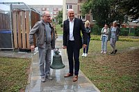 Bild: Glocke, die wohl nie l&auml;utete, ist zur&uuml;ck