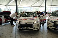 Bild: Autos an THC-M&auml;dels &uuml;bergeben