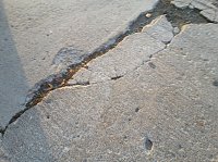 Bild: Gehwege und Stra&szlig;en in der Kritik