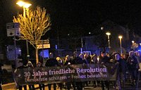 Bild: Friedensgebet mit Friedensmarsch