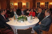 Absolventen für ausgezeichnete Ausbildungsergebnisse geehrt Bild: Absolventen für ausgezeichnete Ausbildungsergebnisse geehrt