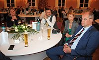 Absolventen für ausgezeichnete Ausbildungsergebnisse geehrt Bild: Absolventen für ausgezeichnete Ausbildungsergebnisse geehrt