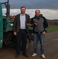 Bild: Futterspende f&uuml;r Kleine Wartburg