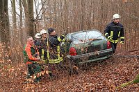 Bild: auto im Wald