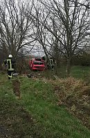 Bild: Auto &uuml;berschl&auml;gt sich - Fahrerin verletzt