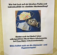 Schüler nähen im Praxisunterricht Masken Bild: Schüler nähen im Praxisunterricht Masken