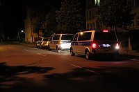 Bild: ###galerie### Fotos: Silvio Dietzel Unabh&auml;ngig davon gibt die Polizei immer wieder Unterst&uuml;tung bei der Durchsetzung der Quarant&auml;nema&szlig;nahmen, so Dr. Thiele, wie hier am gestrigen Abend. Auch am heutigen Samstagvormittag ist die Polizei vor Ort.