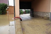 Bild: Dauerregen ruft Feuerwehren auf den Plan