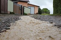Bild: Dauerregen ruft Feuerwehren auf den Plan