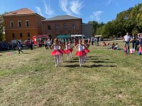 Die Eleven des Tanzstudio Radeva bereicherten das Programm zum Kindertag in Sondershausen Bild: Die Eleven des Tanzstudio Radeva bereicherten das Programm zum Kindertag in Sondershausen