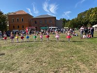 Die Eleven des Tanzstudio Radeva bereicherten das Programm zum Kindertag in Sondershausen Bild: Die Eleven des Tanzstudio Radeva bereicherten das Programm zum Kindertag in Sondershausen