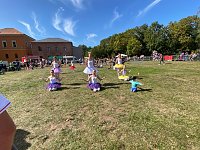 Die Eleven des Tanzstudio Radeva bereicherten das Programm zum Kindertag in Sondershausen Bild: Die Eleven des Tanzstudio Radeva bereicherten das Programm zum Kindertag in Sondershausen