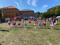 Die Eleven des Tanzstudio Radeva bereicherten das Programm zum Kindertag in Sondershausen Bild: Die Eleven des Tanzstudio Radeva bereicherten das Programm zum Kindertag in Sondershausen